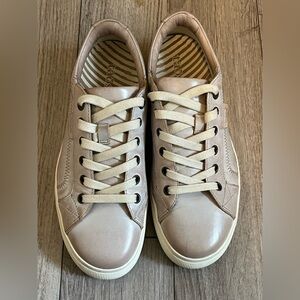 Taos Women's Leather Sneakers